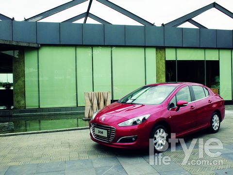 东风标致308全面评测，性能、设计与舒适度解析